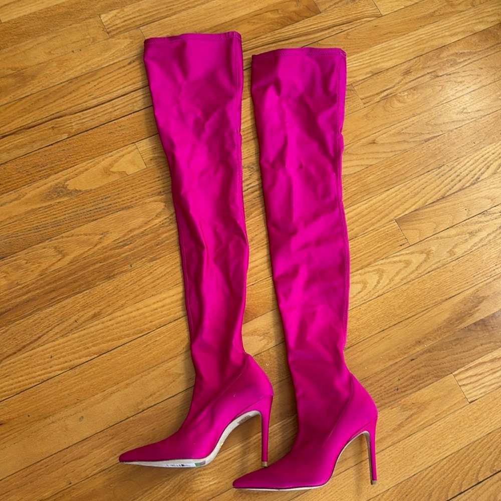 Stuart Weizmann boots size 7